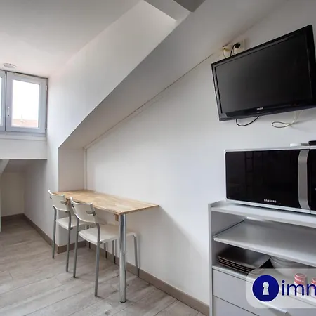 Studio Air-conditioned Liberation District Nice