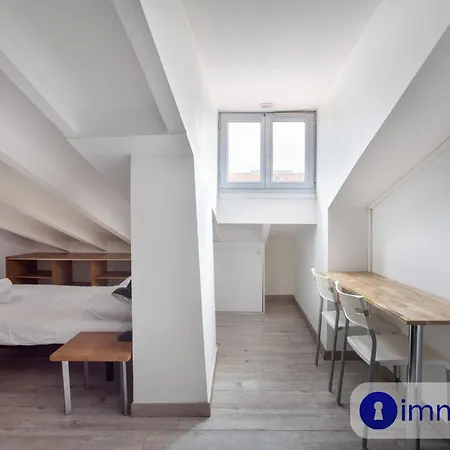 Studio Air-conditioned Liberation District *